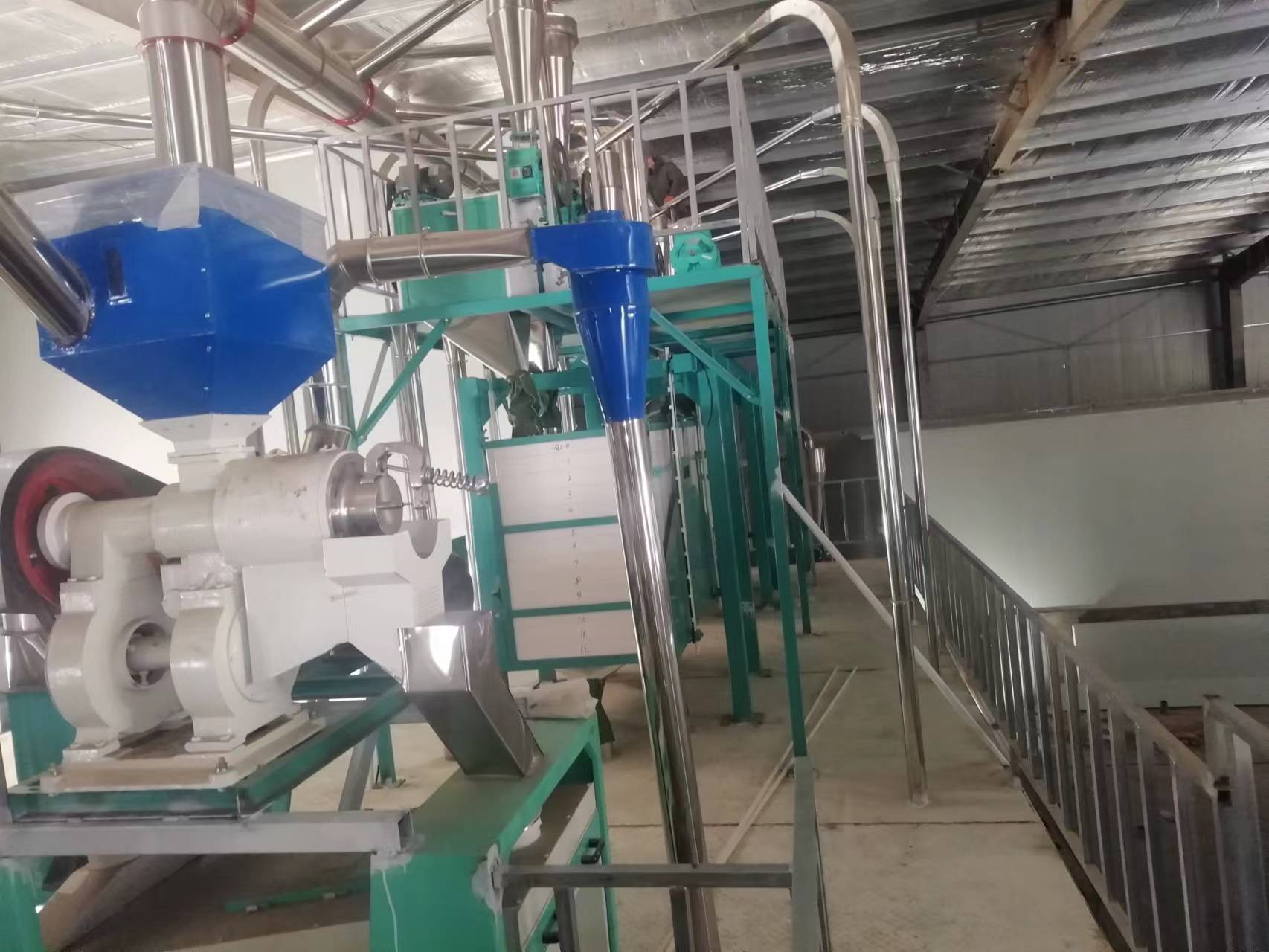 河南鶴壁市?？h六加二石磨面粉機(jī)